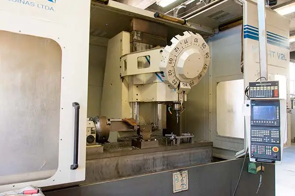 Serviço de Usinagem CNC